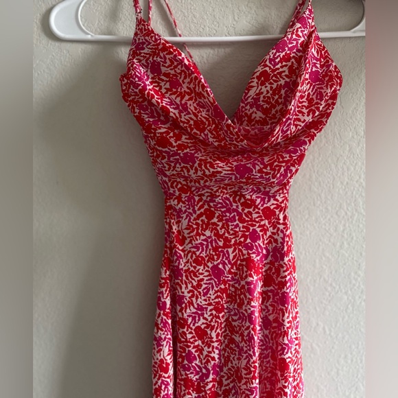 🍒 ASTR Red Floral Midi Dress 🍒 - Picture 7 of 8